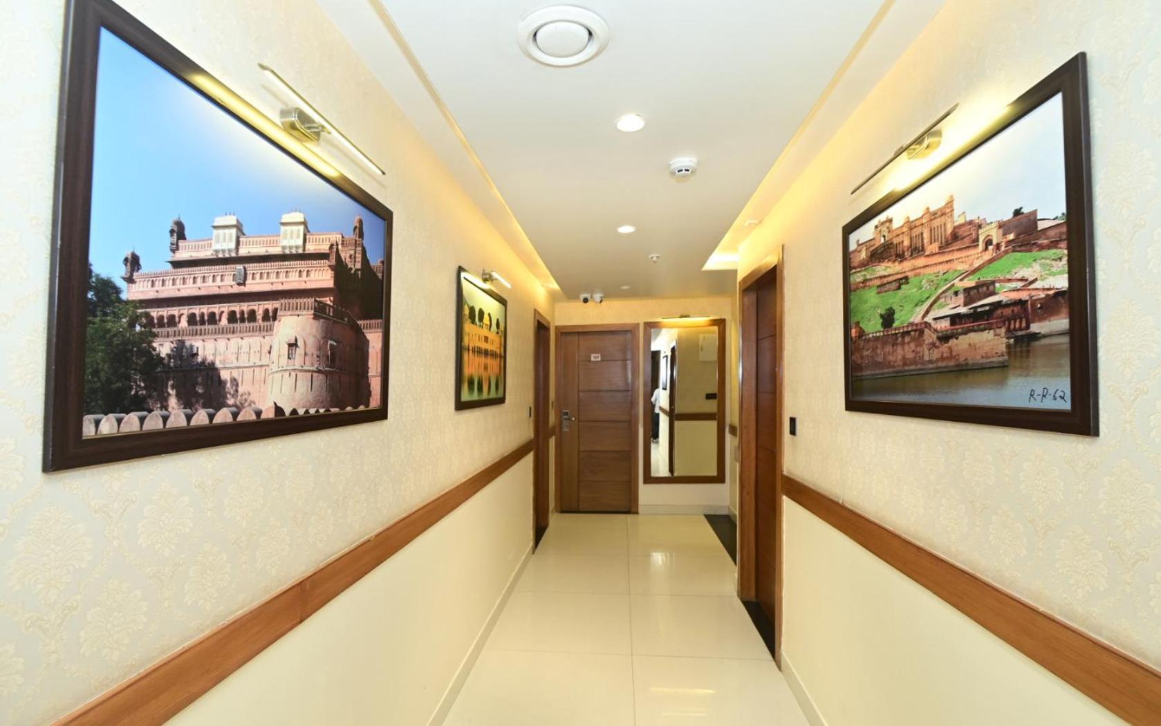 Hotel Rr 62-Jaipur City Centre Hotel Екстер'єр фото